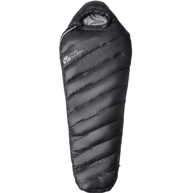A black Mobi Garden ARCTIC FOX G800 sleeping bag with a zipper, designed for outdoor use.
