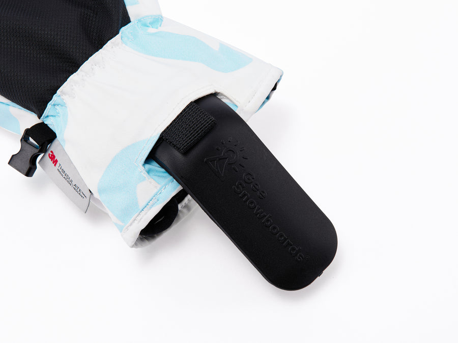 Gee Snowboards × Crayon Shin-chan Gloves — official product image