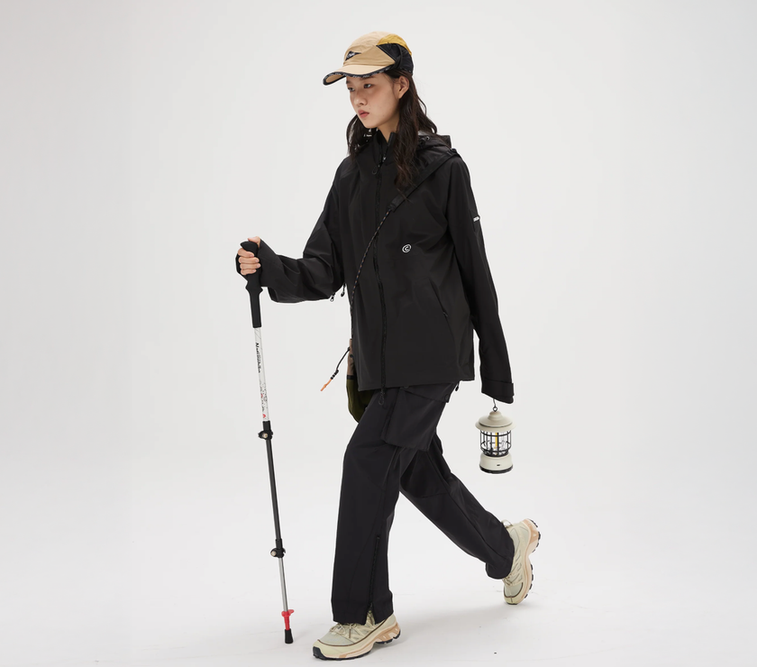 Capelin Crew Sparkle Ultra-Light Waterproof 2L Windbreaker - Black