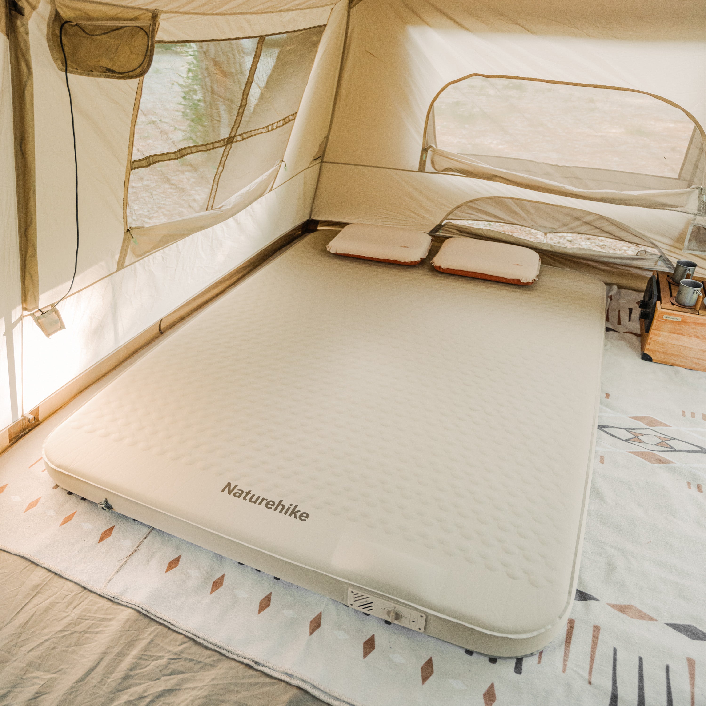 Naturehike (Yugu)Comfort Automatic Inflatable Cushion Single With Inner Inflatable Pump