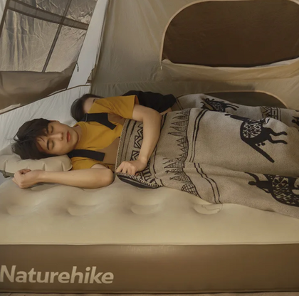 Matelas gonflable surélevé en PVC à pompe intégrée Naturehike (taille double)