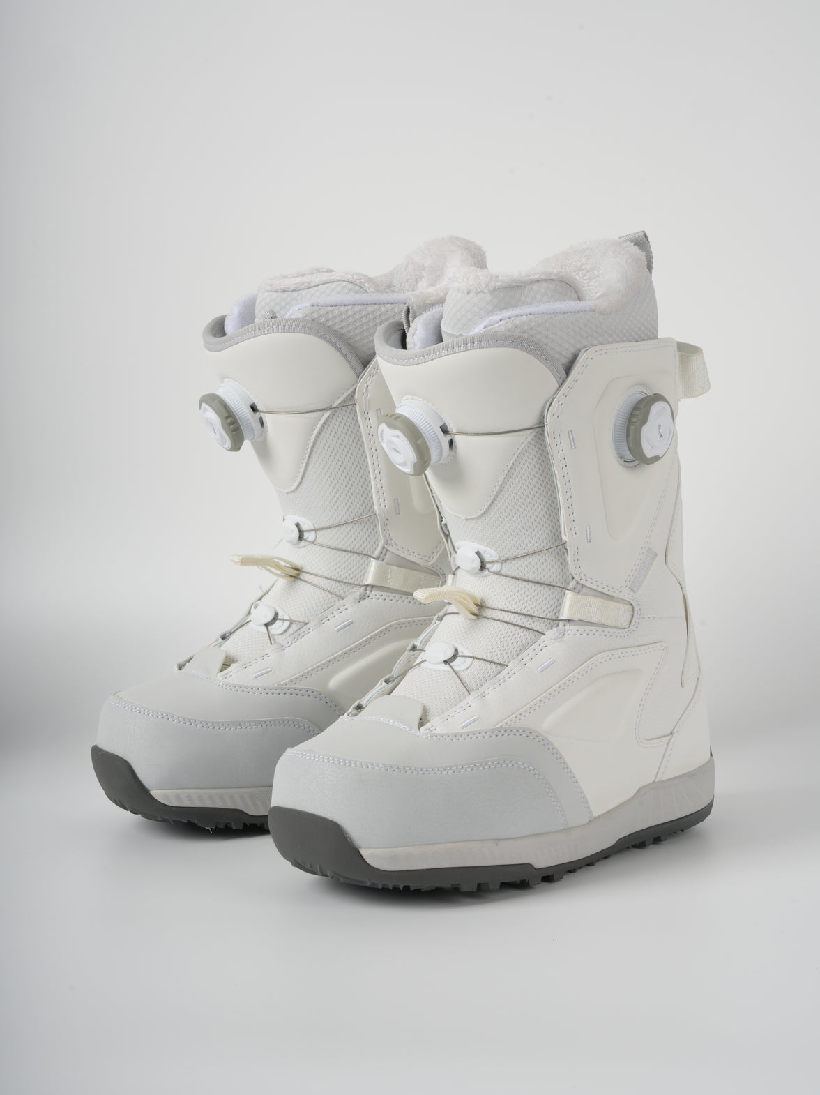 VAMEI  Arctic Veil Dual Knob Snowboard Boots - Women's