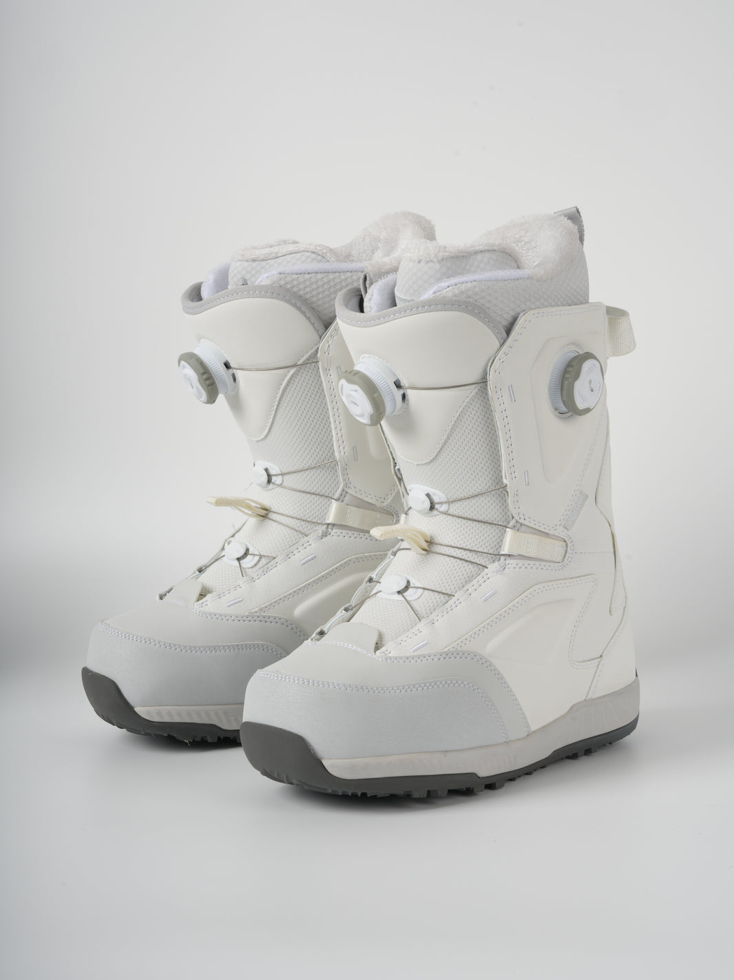 VAMEI  Arctic Veil Dual Knob Snowboard Boots - Women's