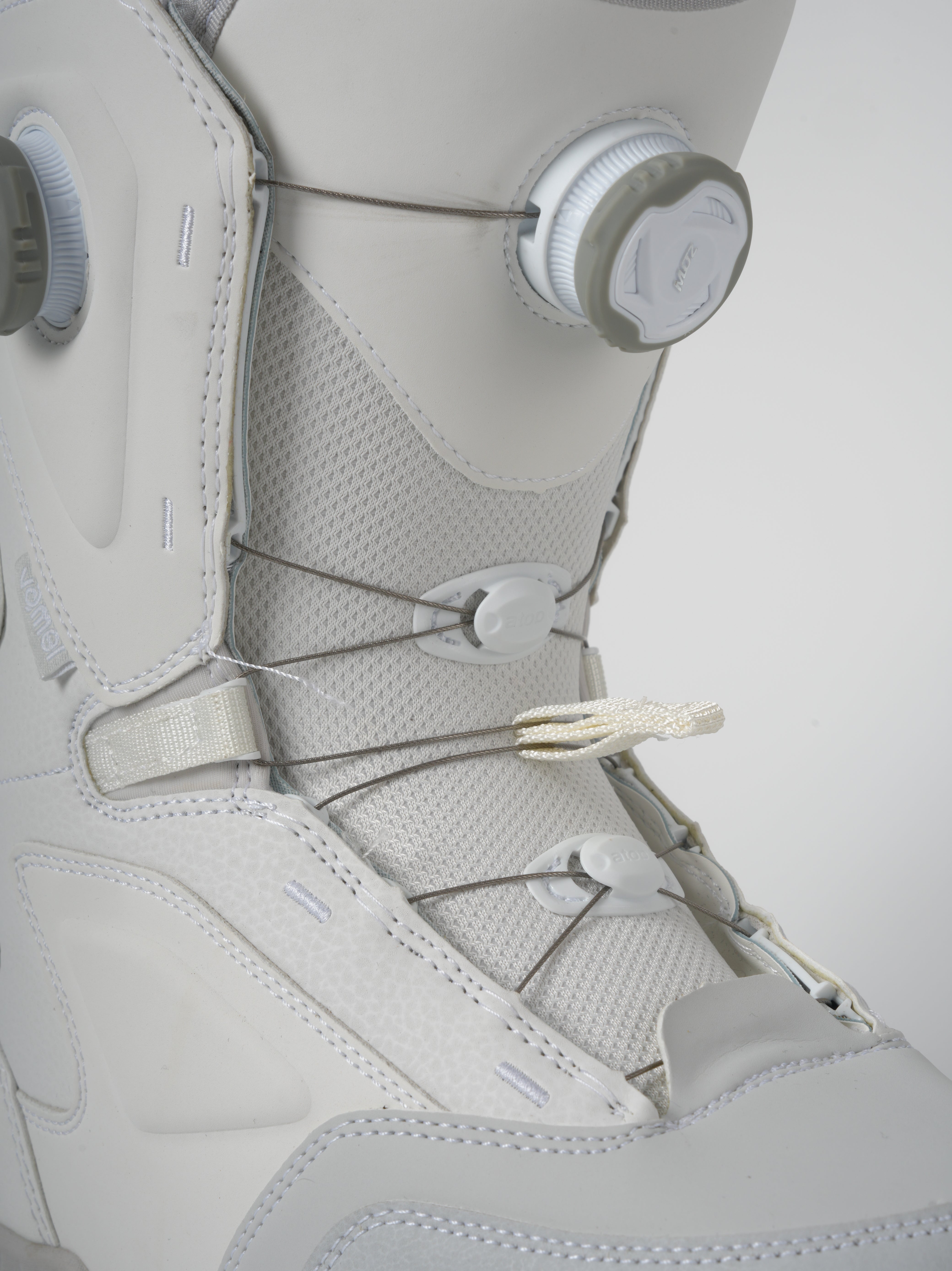 VAMEI  Arctic Veil Dual Knob Snowboard Boots - Women's