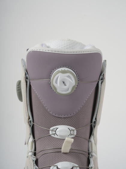 VAMEI  Lavender Mist Dual Knob Snowboard Boots - Women's