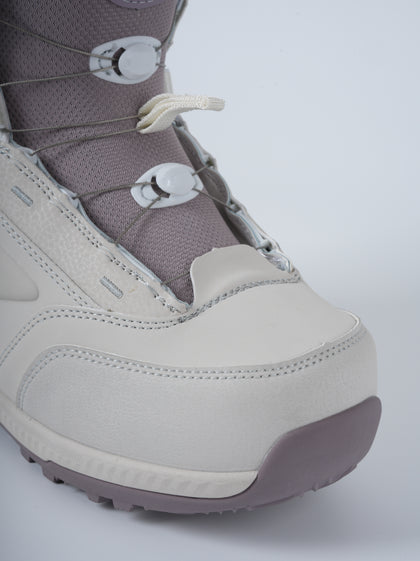 VAMEI  Lavender Mist Dual Knob Snowboard Boots - Women's