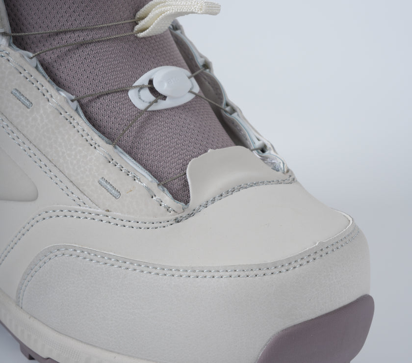 VAMEI  Lavender Mist Dual Knob Snowboard Boots - Women's