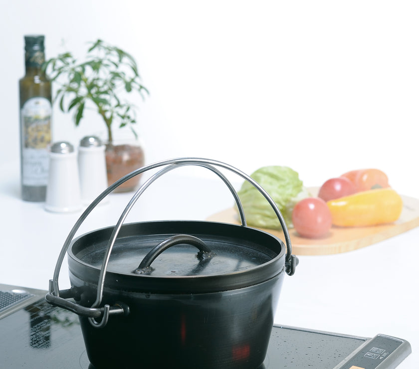 Uniflame Dutch Oven 8 Inches