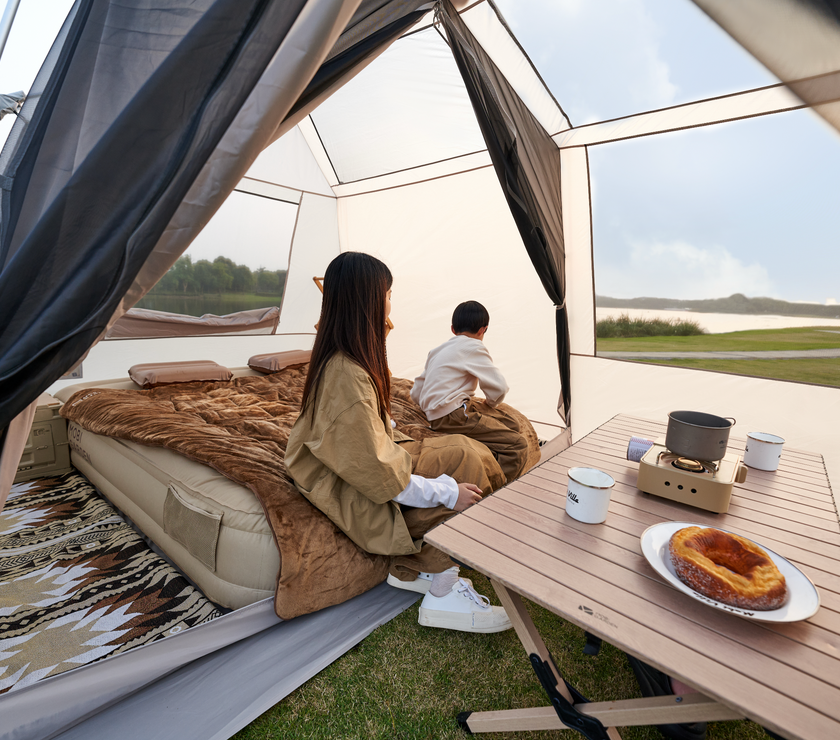 Mobi Garden Holiday Mountain Residence 10.9 Tent (Black Coated)