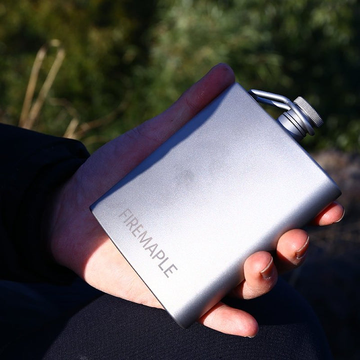 Fire Maple Bacchus English Version
(Titanium Hip Flask)