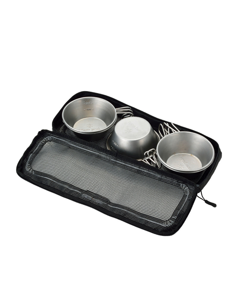 Snow Peak Kitchen Mesh Case L opened flat by its three-wall zipper