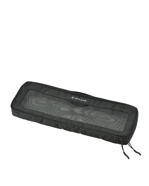 Snow Peak Kitchen Mesh Case L BG-030R closed, all-black nylon shell with black mesh top window and twin zip pulls