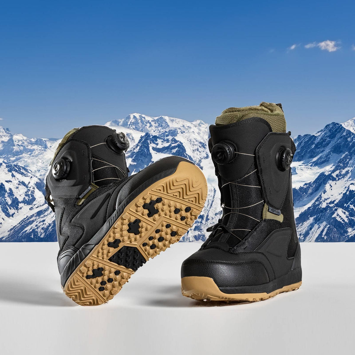 VAMEI COYOTE PRO Dual-Dial Snowboard Boots - Men's - on snow